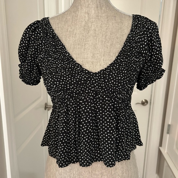 LA HEARTS Pac Sun Black & White Short Sleeve Floral Crop Top Size Small - Picture 3 of 10